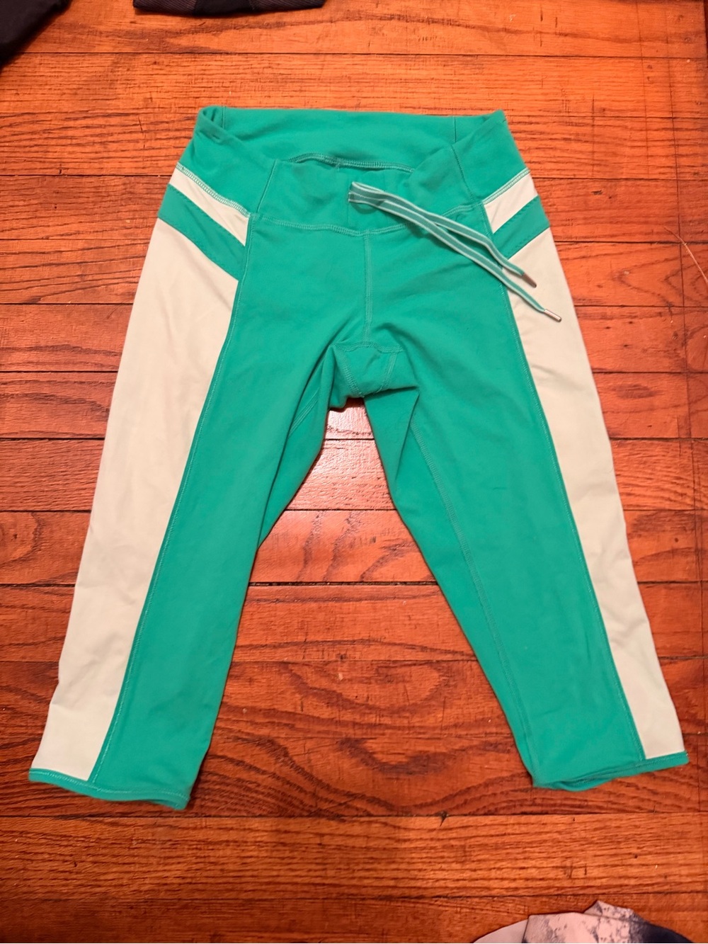 lululemon athletica green leggings sz 4 great for Ashtanga yoga